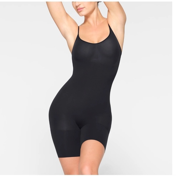 Skims sz L Seamless Sculpt Mid-Thigh Bodysuit Onyx black New without box shorts - Picture 2 of 11